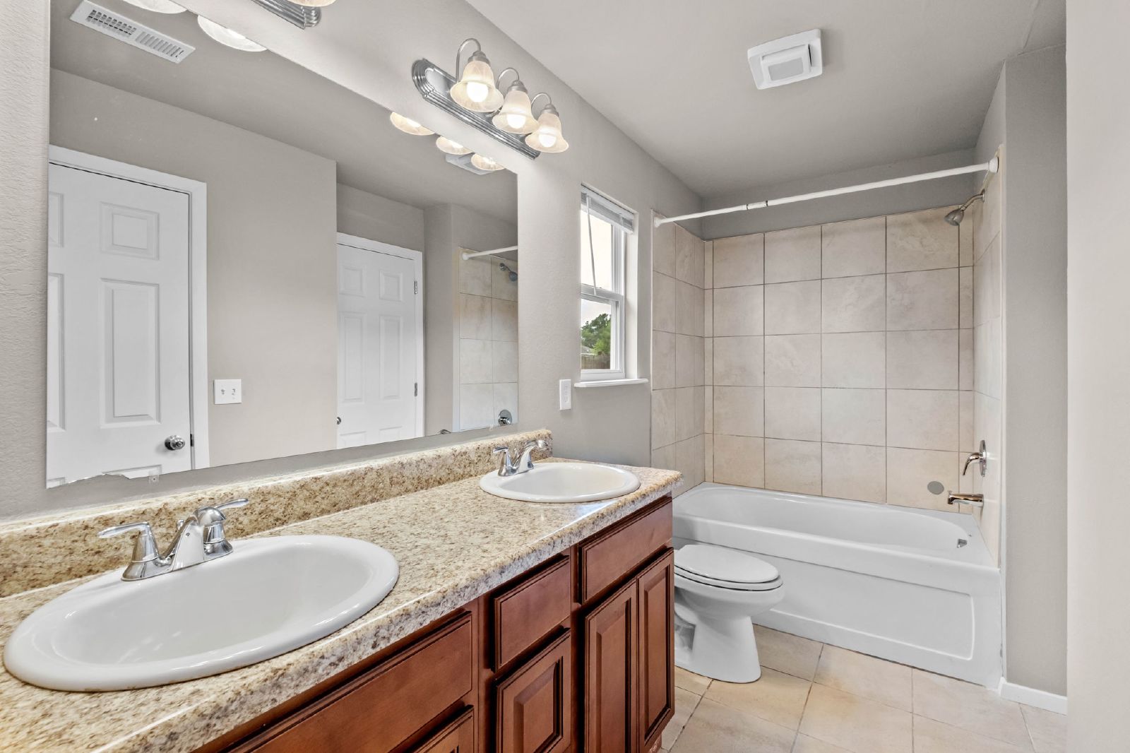 1388 S Spritz Drive Fayetteville AR 72701 property image