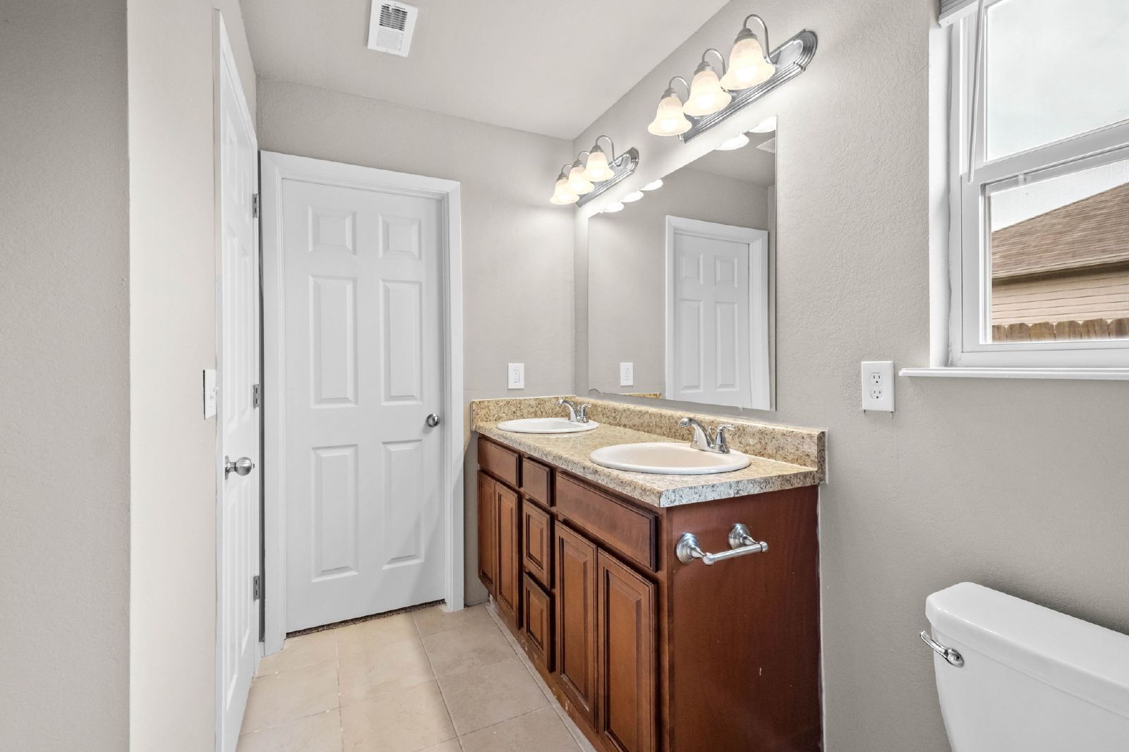 1388 S Spritz Drive Fayetteville AR 72701 property image