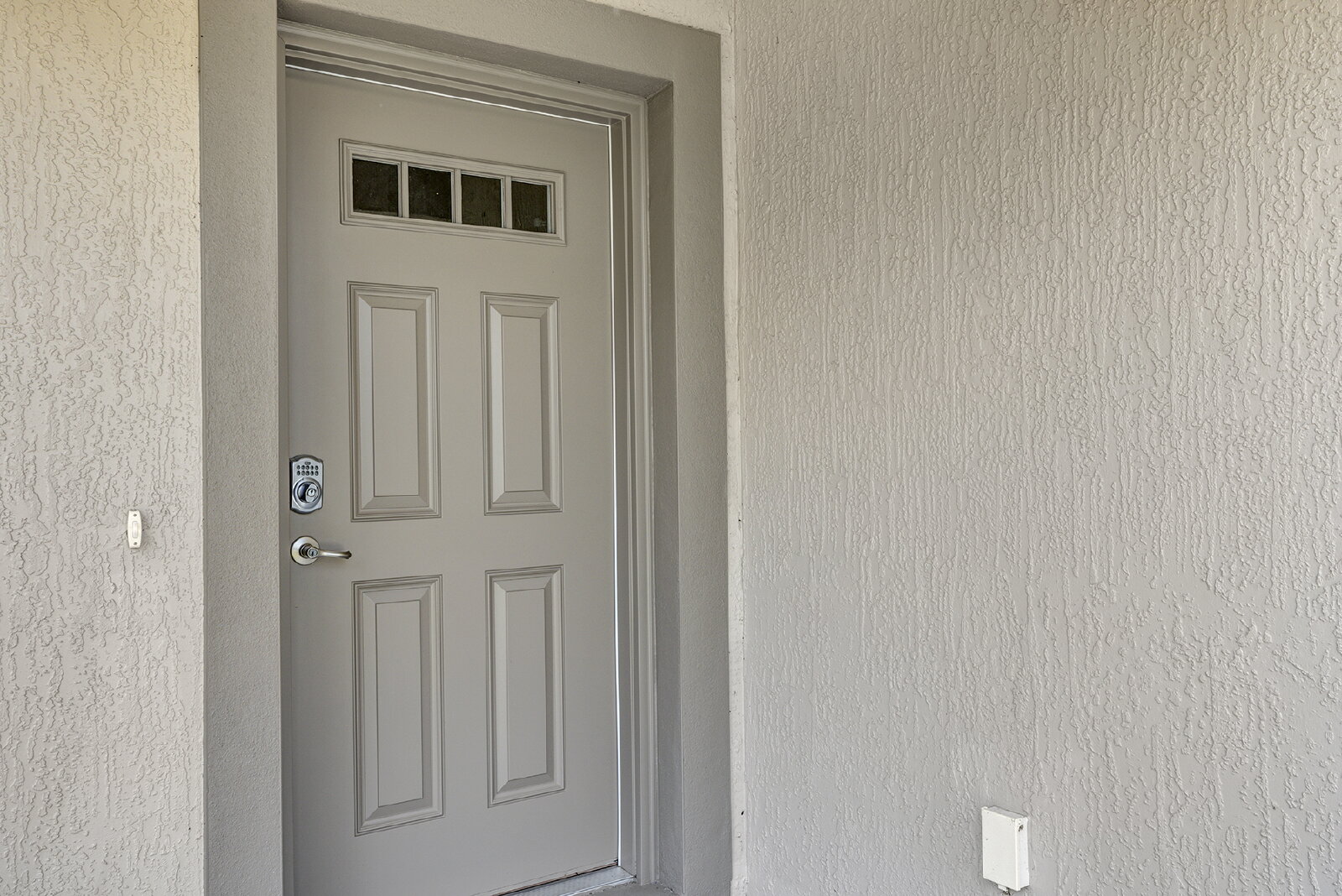 Modern 3-Bedroom Home | Screened Lanai, Granite Kitchen & 2-Car Garage property image