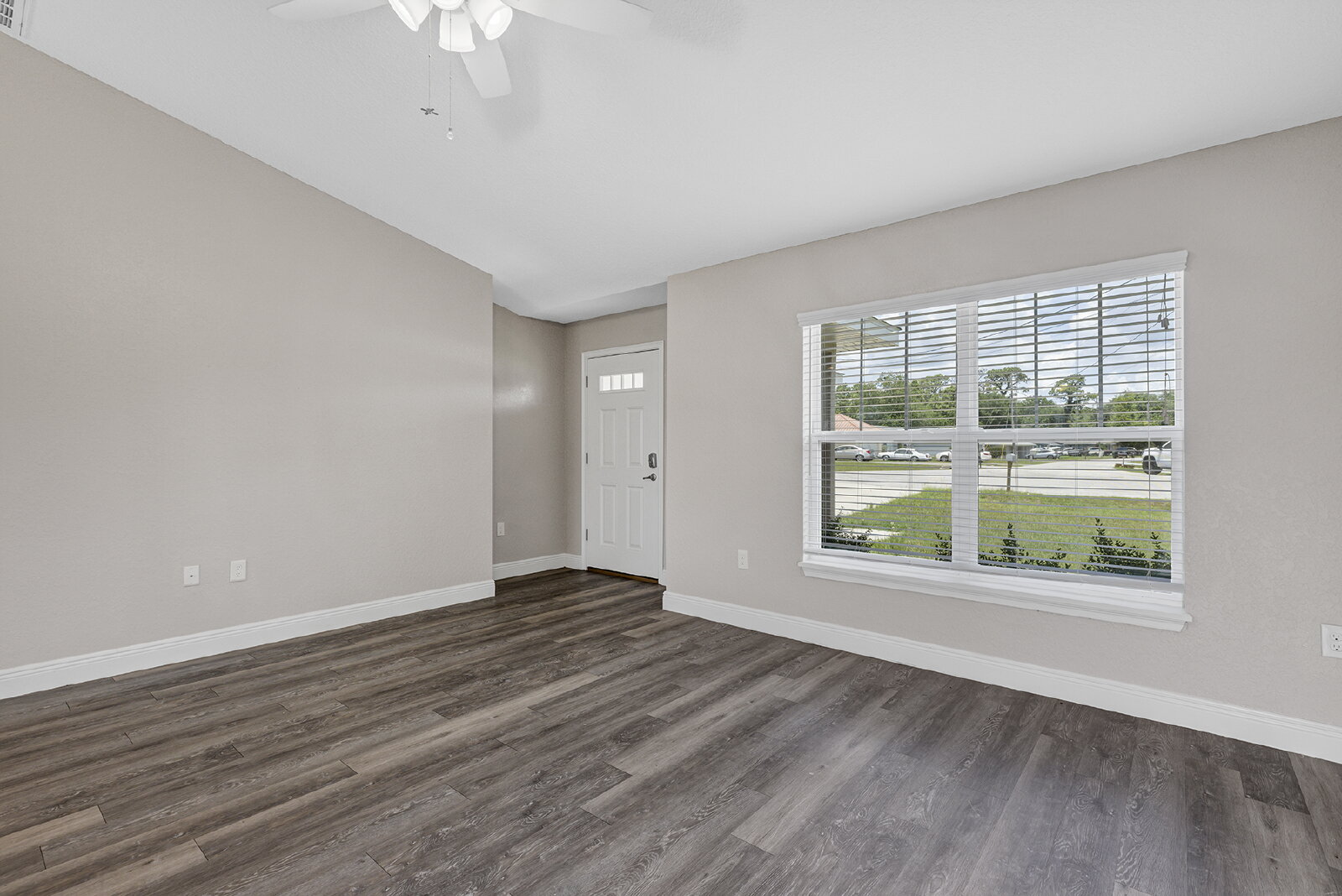 Modern 3-Bedroom Home | Screened Lanai, Granite Kitchen & 2-Car Garage property image