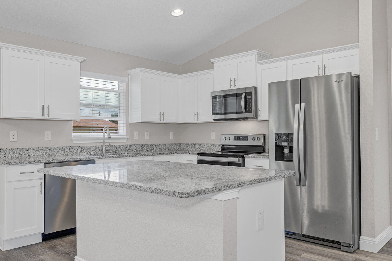 Modern 3-Bedroom Home | Screened Lanai, Granite Kitchen & 2-Car Garage property image