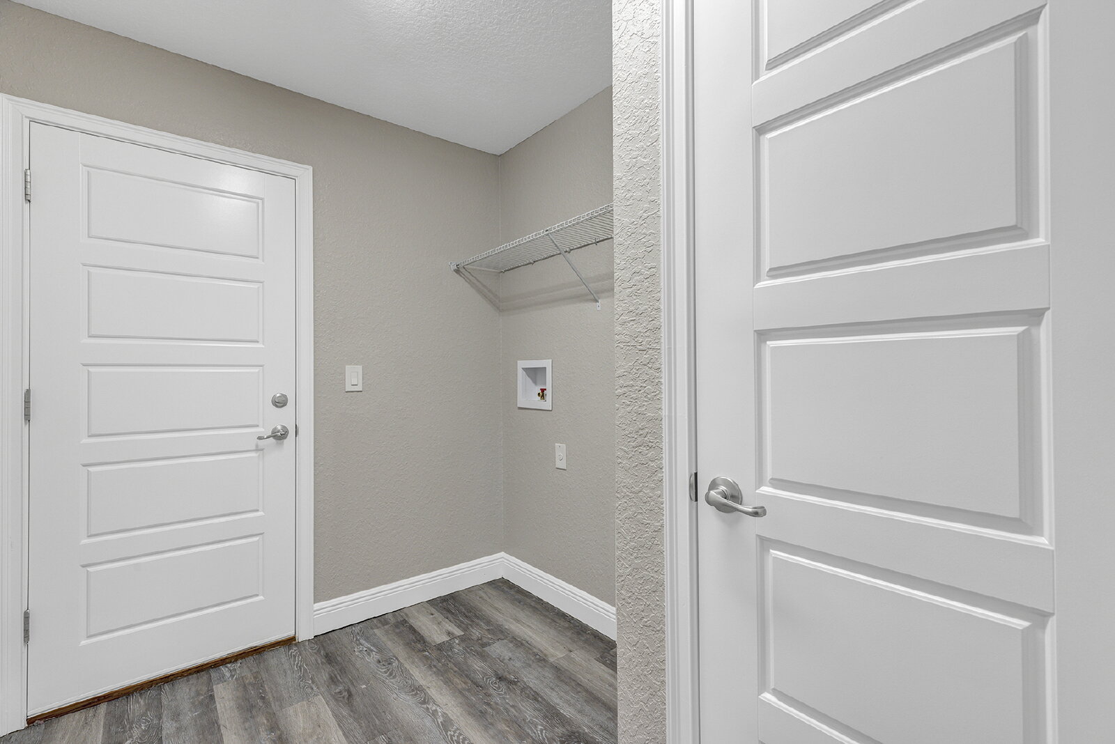 Modern 3-Bedroom Home | Screened Lanai, Granite Kitchen & 2-Car Garage property image