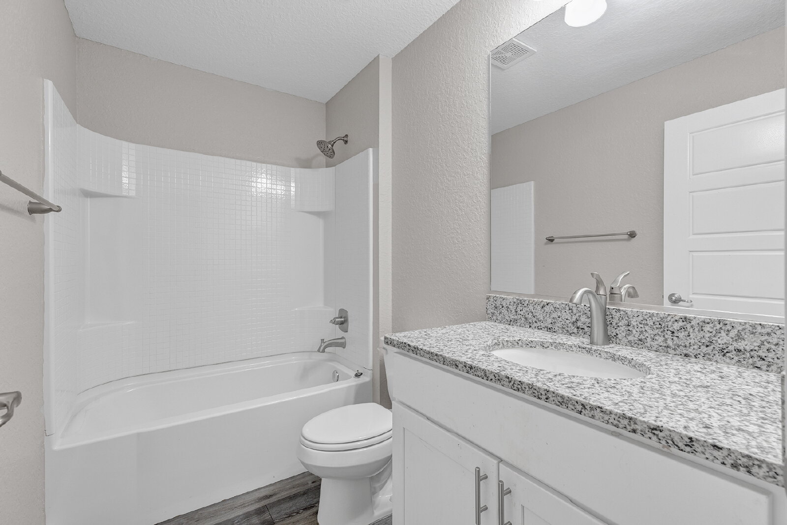 Modern 3-Bedroom Home | Screened Lanai, Granite Kitchen & 2-Car Garage property image