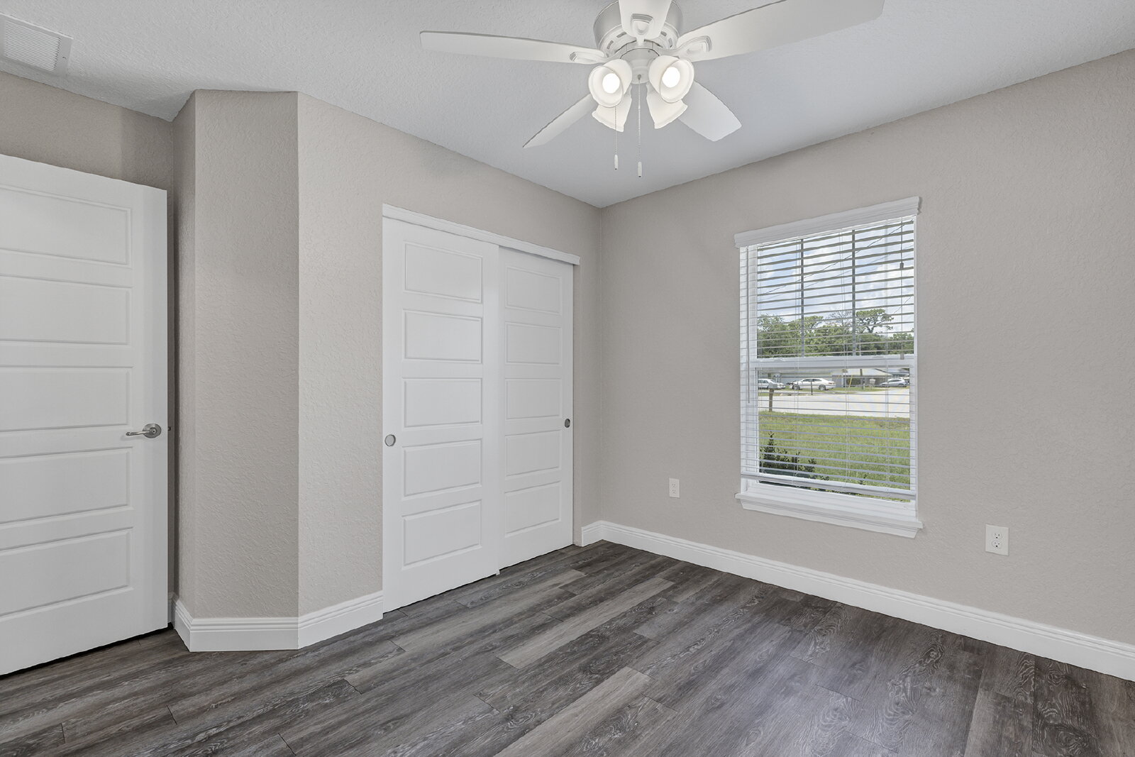 Modern 3-Bedroom Home | Screened Lanai, Granite Kitchen & 2-Car Garage property image