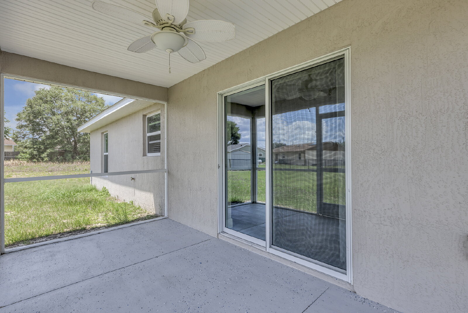 Modern 3-Bedroom Home | Screened Lanai, Granite Kitchen & 2-Car Garage property image