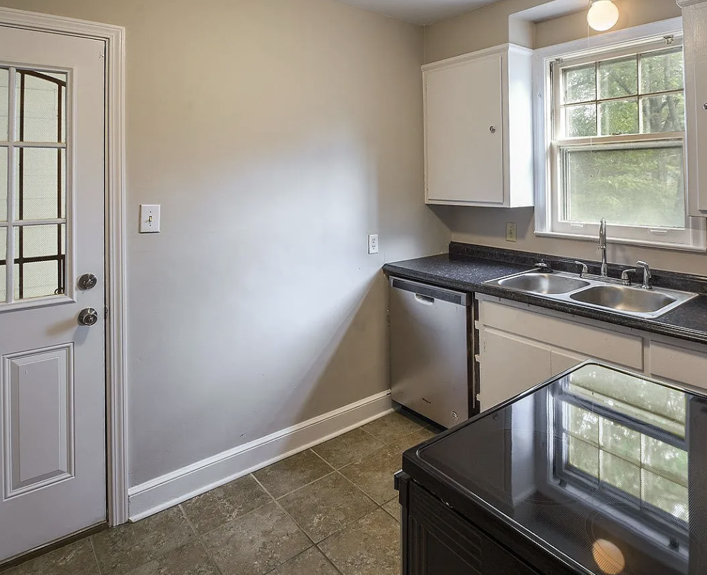 438 N Highland Street property image